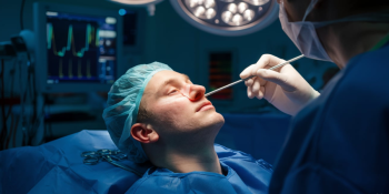 " Adenomas Hipofisários e a Intervenção Cirúrgica : Quando é Necessária, Procedimentos e Benefícios"
