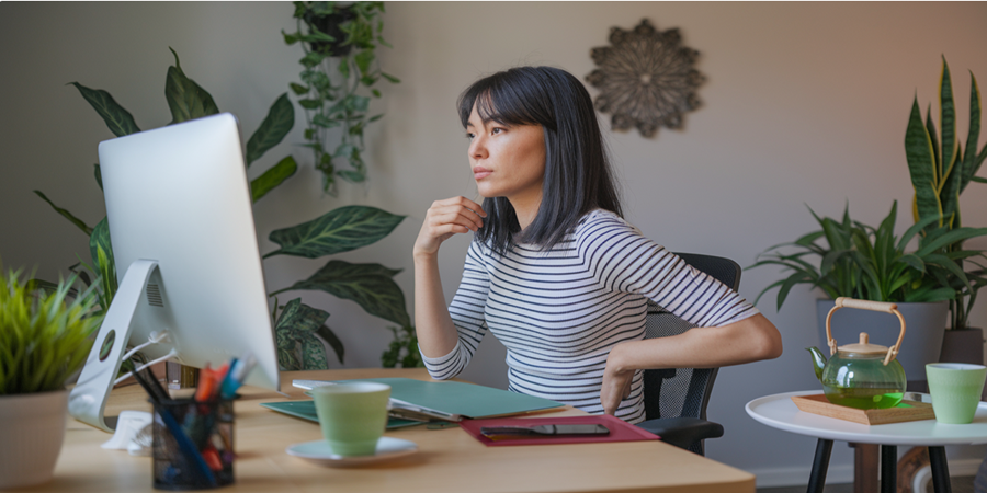 Chás ricos em compostos antioxidantes podem integrar uma estratégia alimentar anti-inflamatória, mas não substituem tratamento médico quando necessário.